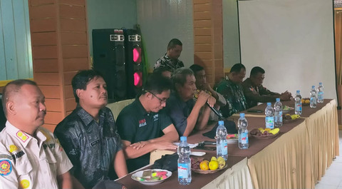 Proses pemanggilan para siswi yang terlibat baku hantam di jalanan. Dok: Ist.