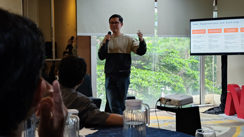 Prasetyo Andy Wicaksono, Product Management Expert, dalam acara NextDev Academy.  Foto: Habib Allbi Ferdian/kumparan