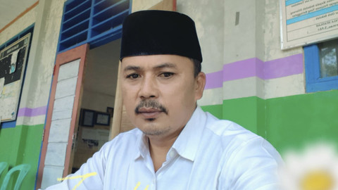 Kepala SMA Sulthan Baruna Cianjur, Sarman. Foto: Dok. Istimewa