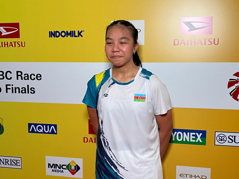 Atlet Azerbaijan asal Indonesia, Keisha Fatimah Azzahra, usai bertanding oada Indonesia Masters 2025 di Istora Senayan, Jakarta, pada Rabu (22/1). Foto: Azrumi El Ghazali/kumparan