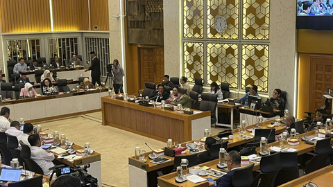 Rapat Komisi IV DPR RI dengan Menteri KP Sakti Wahyu Trenggono, Kamis (23/1/2025). Foto: Haya Syahira/kumparan