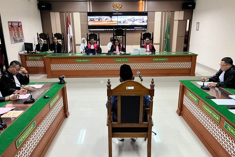 Panji Gumilang menjalani sidang perdana terkait kasus TPPU di Pengadilan Negeri Indramayu, Jawa Barat, Kamis (23/1/2025). Foto: kumparan
