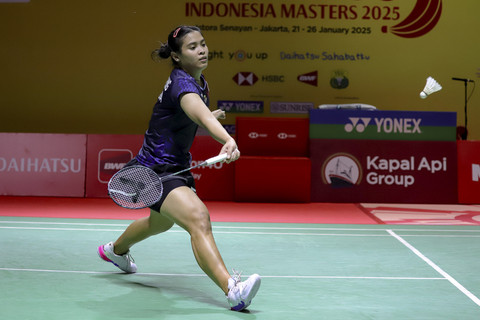 Pebulu tangkis tunggal putri Indonesia Gregoria Marsika Tunjung bertanding melawan tunggal putri Taiwan pada babak 16 besar Indonesia Masters 2025 di Istora Senayan, Jakarta, Kamis (23/1/2025). Foto: Jamal Ramadhan/kumparan