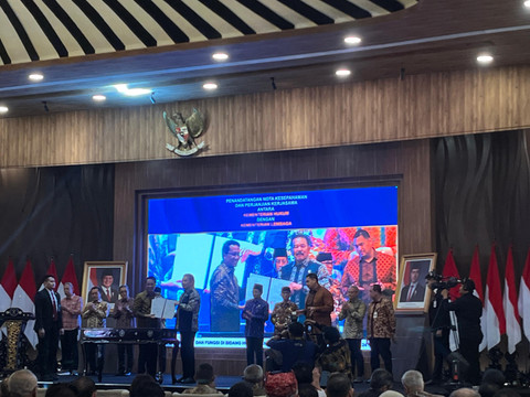 Penandatanganan nota kesepahaman dan perjanjian kerja sama Kementerian Hukum dengan sejumlah kementerian dan lembaga, di Kantor Kemenhum, Jakarta Selatan, Jumat (24/1). Foto:  Alya Zahra/kumparan
