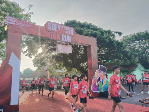Soekarno Fun Run 5K yang diselenggarakan DPD PDIP Lampung dalam rangka memperingati HUT ke-52 PDIP | Foto: Eka Febriani / Lampung Geh