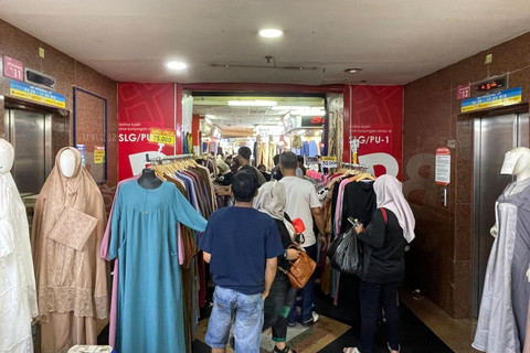 Situasi Pasar Tanah Abang Blok B, Jakarta, Minggu (26/1/2025).  Foto: Ghifari/kumparan 
