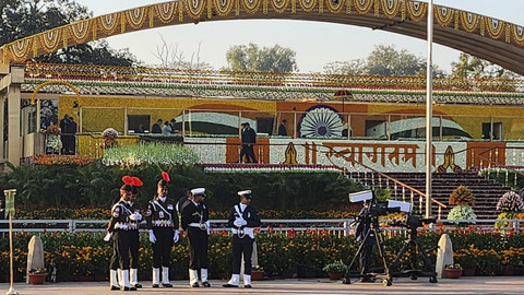 Panggung utama yang ditempati Presiden India, PM India dan Presiden Prabowo. Foto: Arifin Asydhad/kumparan