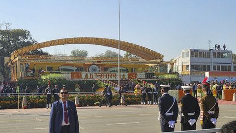 Panggung utama yang ditempati Presiden India, PM India dan Presiden Prabowo. Foto: Arifin Asydhad/kumparan