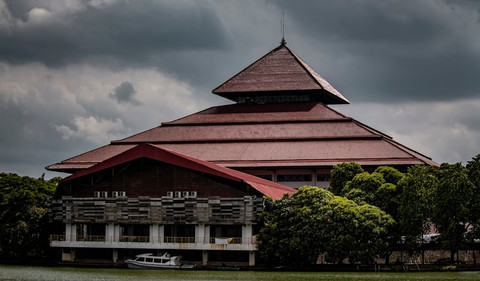 Ilustrasi Prediksi Nilai Rata-Rata SNBP UNY 2025   Sumber Unsplash/Affan Fadhlan