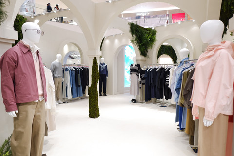 Koleksi Spring/Summer Uniqlo Indonesia bertema Modern Neo Classic. Foto: dok. Uniqlo Indonesia