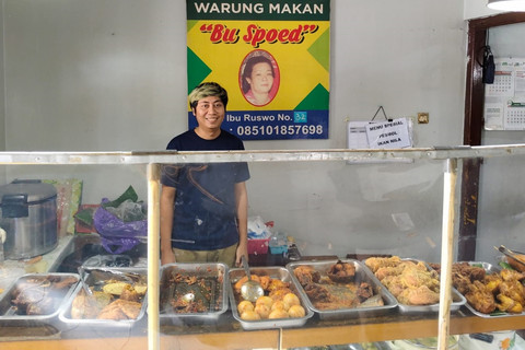 Warung Bu Spoed di Jalan Ibu Ruswo, Kemantren Gondomanan, Kota Yogyakarta, Selasa (28/1/2025). Foto: Arfiansyah Panji Purnandaru/kumparan