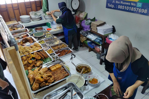 Warung Bu Spoed di Jalan Ibu Ruswo, Kemantren Gondomanan, Kota Yogyakarta, Selasa (28/1/2025). Foto: Arfiansyah Panji Purnandaru/kumparan