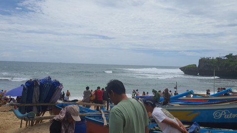 Suasana di Pantai Drini, Kabupaten Gunungkidul, Selasa (28/1/2025). Foto: Dok. Istimewa