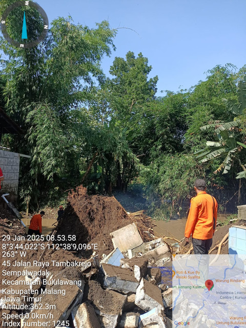 Longsor menerjang kolam renang Kalimeri di Dusun Sidomulyo, Desa Sempalwadak, Kecamatan Bululawang, Kabupaten Malang. Foto: Dok. BPBD Kabupaten Malang