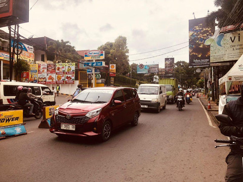 Situasi lalu lintas di jalur utama Bandung-Lembang, Jalan Dr. Setiabudi Bandung, Rabu (29/1/2025).  Foto: Robby Bouceu/kumparan