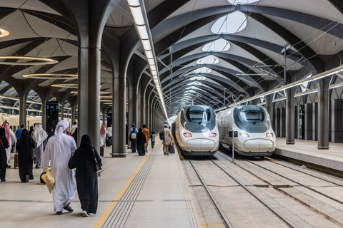 Ilustrasi kereta Saudi. Foto: Matyas Rehak/Shutterstock