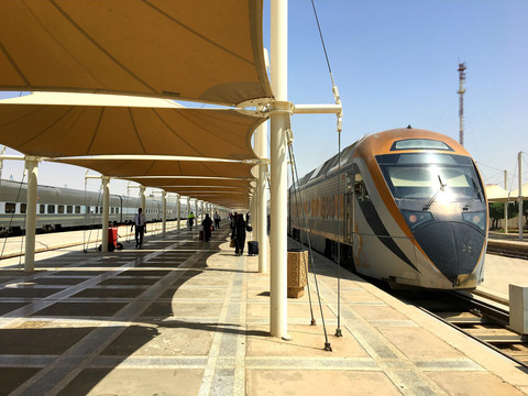 Ilustrasi kereta Saudi. Foto: SaudiArabiaPhotography/Shutterstock