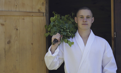 Ilustrasi mengikuti treatment sauna. Foto: Shutterstock