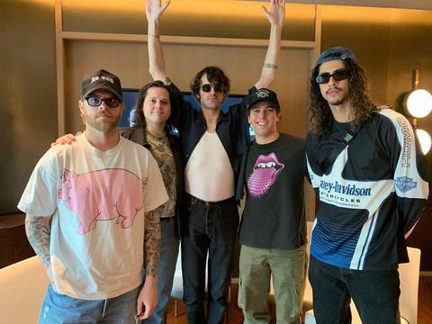 Band rock asal Austin, Texas, bernama Culture Wars, dipastikan jadi pembuka di konser Maroon 5 di Jakarta bertajuk MAROON 5 ASIA 2025-JAKARTA di Jakarta International Stadium (JIS), Jakarta Utara pada Sabtu (1/2). Foto: Vincentius Mario/kumparan