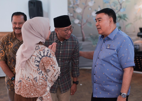 Gubernur Lampung terpilih, Rahmat Mirzani Djausal saat menghadiri acara silaturahmi dengan Gubernur Lampung periode 2004-2014 Sjachroedin ZP | Foto : Ist
