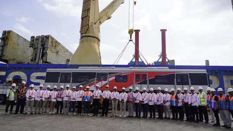 Trainset KRL baru impor dari QRRC Qingdao Sifang sampai di Pelabuhan Tanjung Priok. Foto: PT Pelindo Multi Terminal (SPMT)
