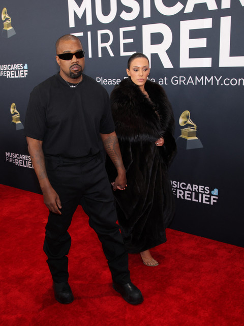 Kanye West dan Bianca Censori. Foto: Daniel Cole/REUTERS 