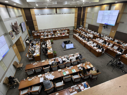 Komisi VIII DPR RI menggelar rapat kerja (Raker) bersama Kementerian Agama (Kemenag) di Gedung DPR RI, Jakarta, Senin (3/2/2025). Foto: Alya Zahra/kumparan 