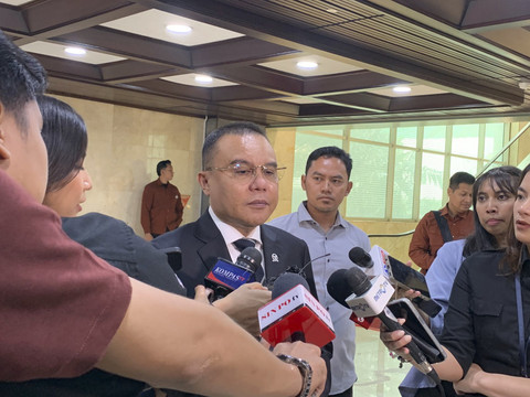 Wakil Ketua DPR Sufmi Dasco Ahmad menjawab pertanyaan wartawan di Kompleks Parlemen Senayan, Jakarta, Selasa (4/2/2025). Foto: Luthfi Humam/kumparan