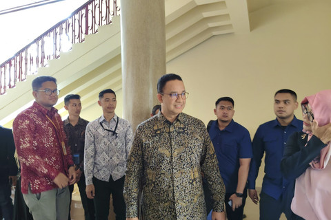 Anies Baswedan menghadiri pengukuhan Anggito Abimanyu sebagai Guru Besar Universitas Gadjah Mada (UGM), Selasa (4/2/2025). Foto: Arfiansyah Panji Purnandaru/kumparan