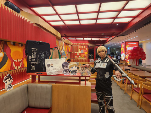 Monster Curry hadirkan menu kolaborasi dengan Attack on Titan. Foto: Ela Nurlaela/kumparan