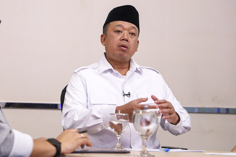 Menteri Agraria dan Tata Ruang Nusron Wahid menjawab pertanyaan pemimpin Redaksi kumparan Arifin Asydhad dan VP of Content Strategy & Innovation kumparan Ikhwanul Habibi saat Program Info A1 kumparan di Jakarta, Jumat (7/2/2025). Foto: Iqbal Firdaus/kumparan