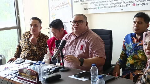 Pengacara Razman Arif Nasution Gelar Konferensi Pers di Kawasan Kuningan, Jakarta Selatan. Foto: Aprilandika Pratama/kumparan