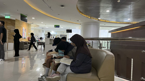 Suasana Perpustakaan Nasional RI, Jalan Medan Merdeka Selatan, Jakarta Pusat, Minggu (9/2/2025). Foto: Haya Syahira/kumparan
