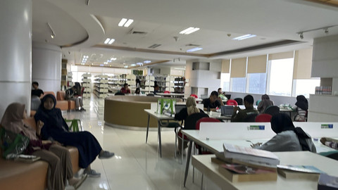 Suasana Perpustakaan Nasional RI, Jalan Medan Merdeka Selatan, Jakarta Pusat, Minggu (9/2/2025). Foto: Haya Syahira/kumparan