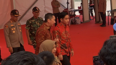 Wakil Presiden Gibran Rakabuming Raka tiba di Sasana Kriya TMII, Jakarta untuk hadiri Perayaan Hari Raya Tahun Baru Imlek 2576 Kongzili, Minggu (9/2/2025). Foto: Luthfi Humam/kumparan