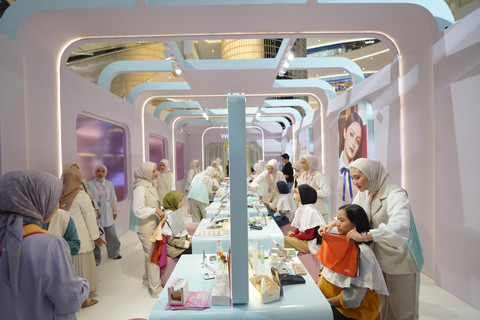 Keseruan tes personal color di Wardah Colourverse. Foto: Wardah