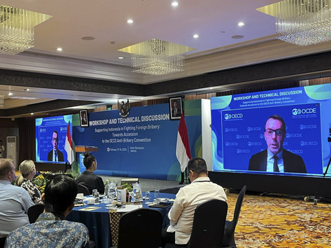 Deputy Director, Directorate for Financial and Enterprise Affairs, Corruption Division OECD Nicola Pinaud di Hotel Borobudur, Jakarta Pusat, Senin (10/2/2025). Foto: Alya Zahra/kumparan 