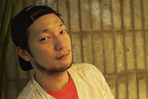 Aktor Korea Selatan Son Sok Ku. Foto: Instagram/ @sonsukku