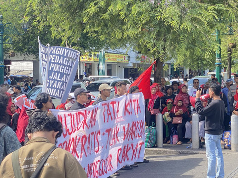 Eks PKL Teras Malioboro 2 saat menggelar demonstrasi, Jumat (7/2). Foto: Resti Damayanti/Pandangan Jogja