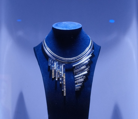 Koleksi masterpiece The Torch of Grandeur Necklace. Foto: Mondial
