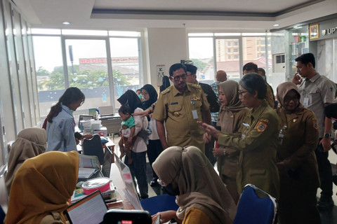 Suasana cek kesehatan gratis di Puskesmas Pandanaran Semarang, Senin (10/2/2025). Foto: Intan Alliva Khansa/kumparan