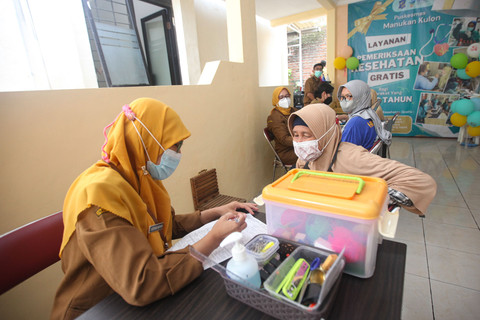 Antusiasme warga Surabaya melaksanakan cek kesehatan di Surabaya. Foto: Diskominfo Surabaya 