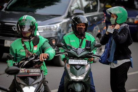 Sejumlah pengendara ojek online di Jakarta, Senin (10/2/2025). Foto: Jamal Ramadhan/kumparan