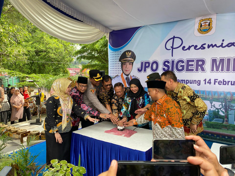 Peresmian Jembatan Penghubung Operasi (JPO) Siger Milenial. | Foto: Sinta Yuliana/Lampung Geh