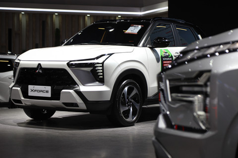 Tampilan Mobil Mitsubishi XForce di Indonesia International Motor Show (IIMS) 2025 di JI Expo Kemayoran, Jakarta, Sabtu (15/2/2025). Foto: Iqbal Firdaus/kumparan