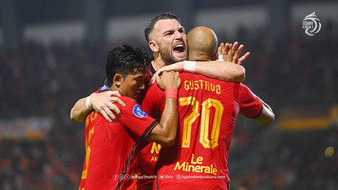 Selebrasi pemain Persija Jakarta, Marko Simic, dalam sebuah laga Liga 1 musim 2024/25. Foto: ligaindonesiabaru.com