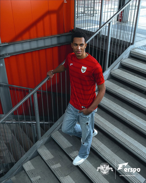 Penampakan jersey terbaru Timnas Indonesia dari Erspo. Foto: Dok. Erspo