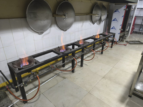 Satuan Pelayanan Pemenuhan Gizi (SPPG) Kota Batam pakai gas bumi PGN untuk masak 6.400 porsi Makan Bergizi Gratis per hari. Foto: Dok. PGN