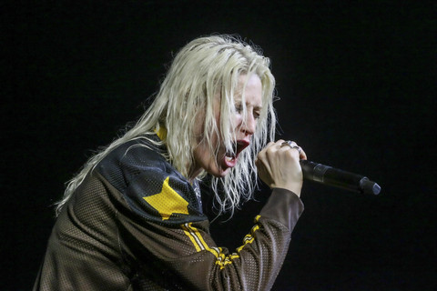 Aksi konser Band rock asal Amerika Linkin Park di Stadion Madya, Gelora Bung Karno Senayan, Minggu (16/2/2025). Foto: Aditia Noviansyah/kumparan