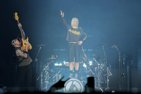 Aksi konser Band rock asal Amerika Linkin Park di Stadion Madya, Gelora Bung Karno Senayan, Minggu (16/2/2025). Foto: Aditia Noviansyah/kumparan